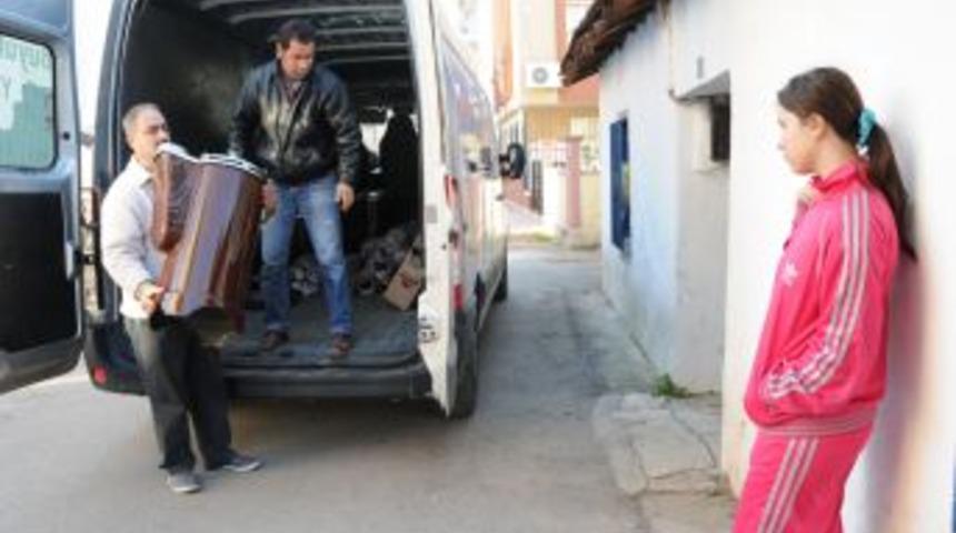 İhtiya&ccedil; Sahiplerine Belediyeden Soba Yardımı