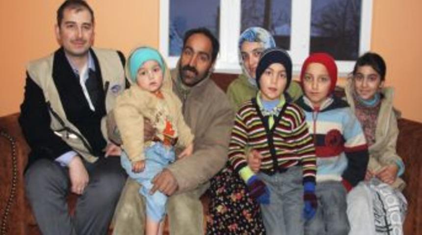 Kimse Yok Mu Derneği, K&ouml;se Ailesini &Ccedil;adırdan Kurtardı