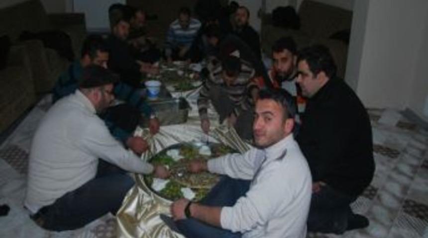 Patnos'ta Gazeteciler Yemekte Bir Araya Geldi