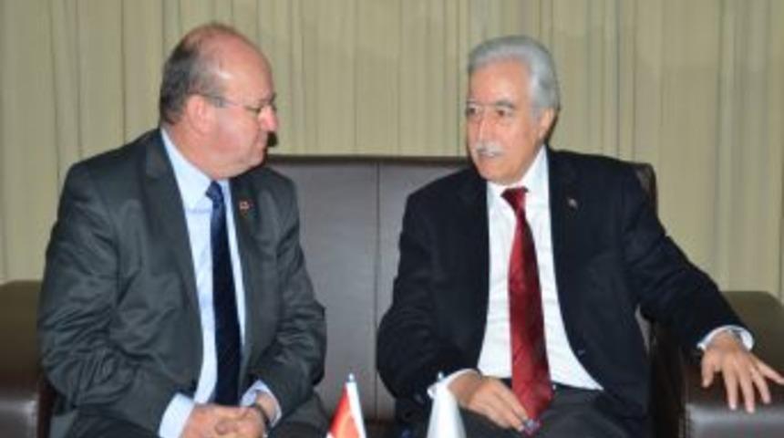 Aldırmaz'dan &Ccedil;GC'ye Bayram Ziyareti