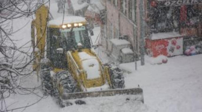 K&uuml;re Belediyesi, Kar Temizleme &Ccedil;alışmalarını Hızlandırdı