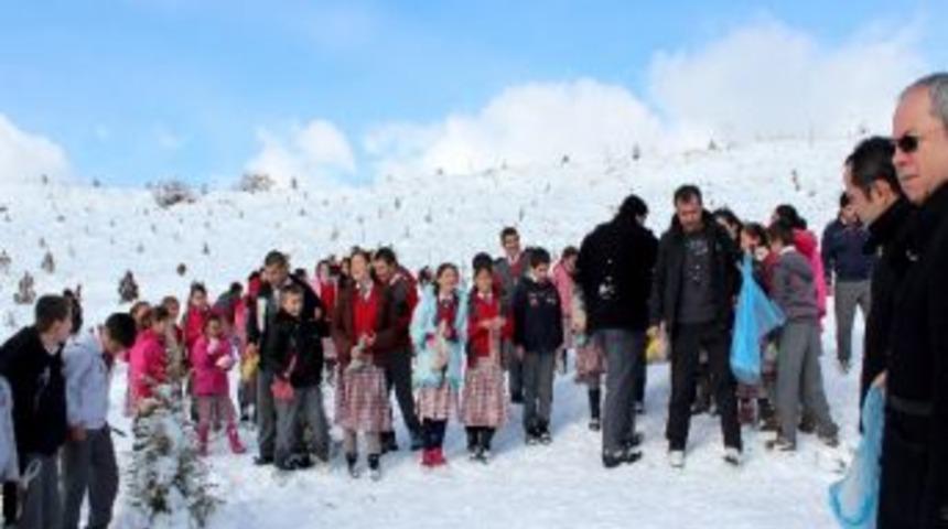 &Ouml;ğrenciler Kuşları Unutmadı