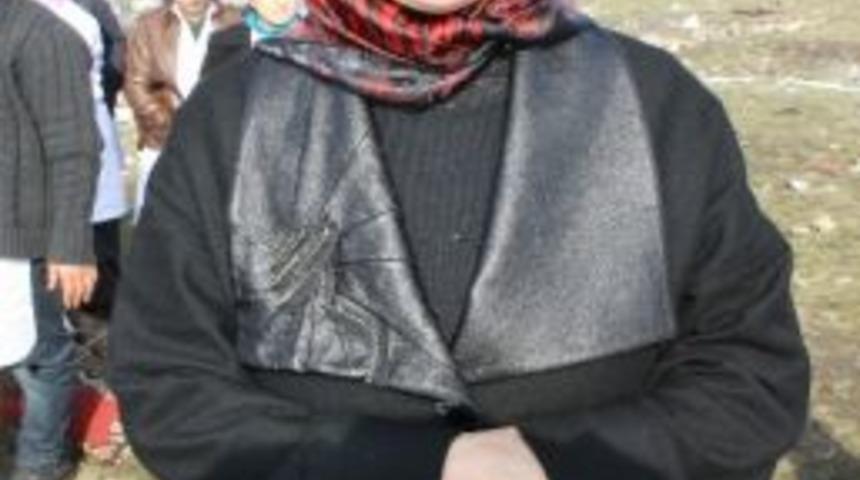 Kınalı Eller Suriyeli Sığınmacılara Kadayıf Dağıttı