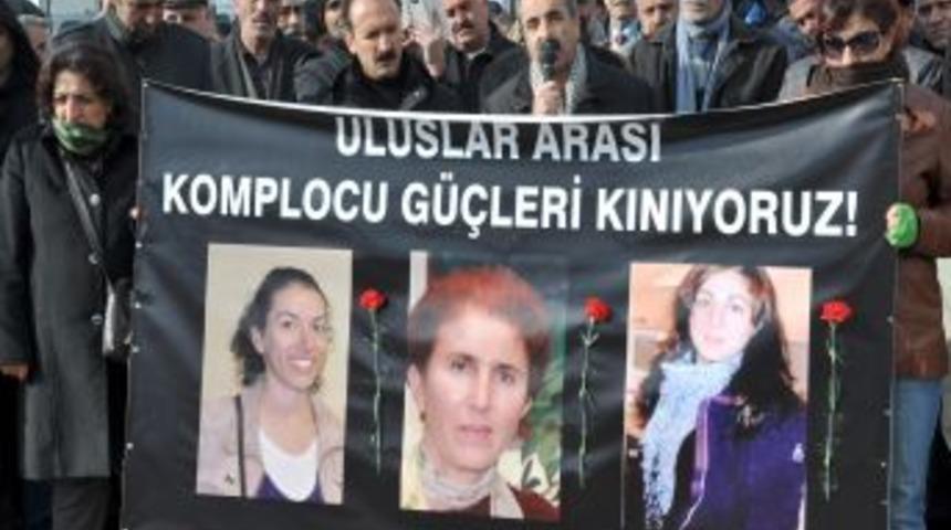 Paris'te 3 Kadının &Ouml;ld&uuml;r&uuml;lmesi Tunceli'de Protesto Edildi