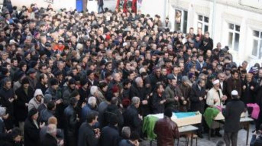 Yakınlarının Cenazesine Gelirken Kendi Cenazeleri Geldi