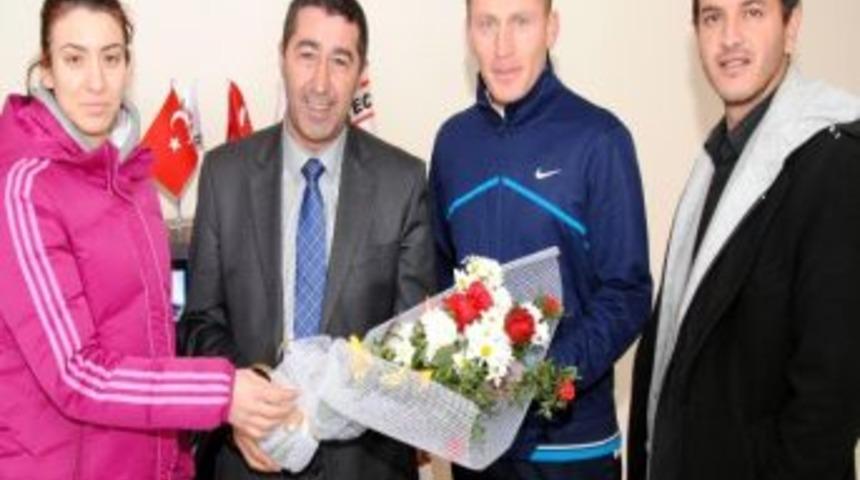 Gen&ccedil;lik Hizmetleri Ve Spor İl M&uuml;d&uuml;r&uuml; Kuş Agd'yi Ziyaret Etti