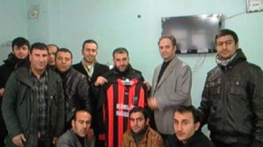 Kayat&uuml;rk&rsquo;ten İşitme Engelliler Spor Kul&uuml;b&uuml;&rsquo;ne Forma Desteği