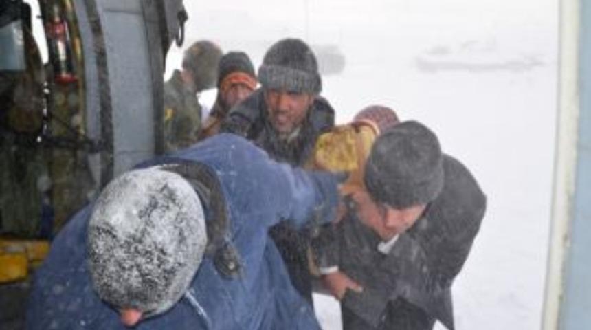 Doğum Hastası Kadını Mehmet&ccedil;ik Kurtardı