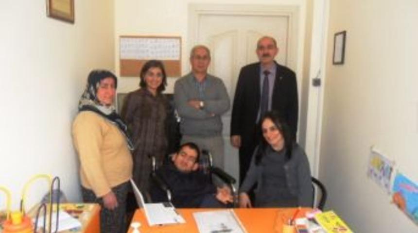 Halk Eğitim, Engellilere Okuma-yazma &Ouml;ğretiyor