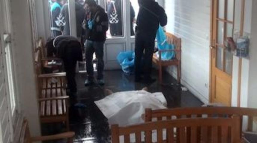 Vapur Yanaşmadan Inmek Isteyince Canından Oldu