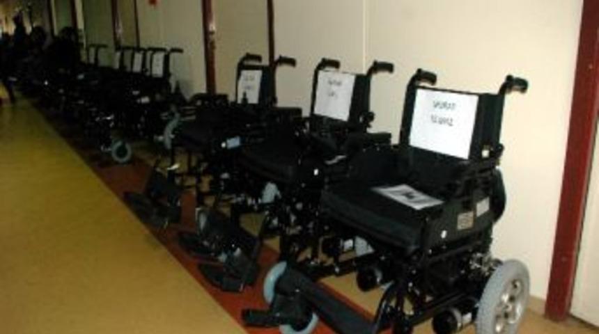 25 Engelliye Ak&uuml;l&uuml; Tekerlekli Sandalye