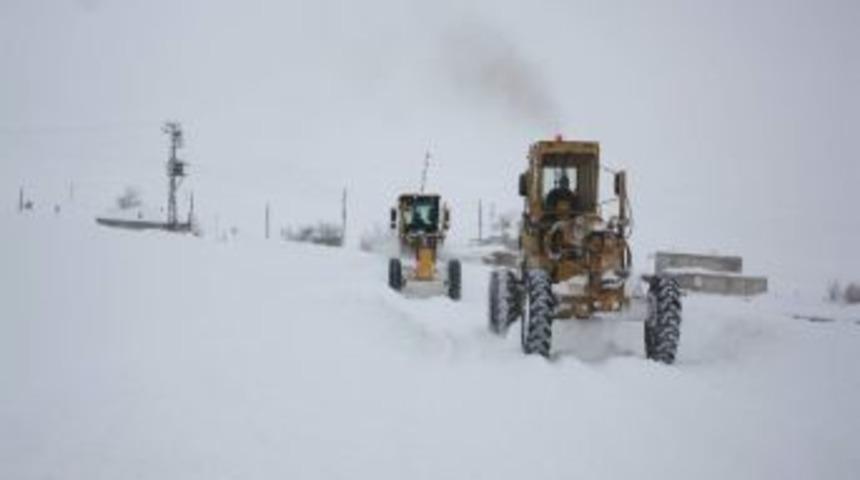 Niğde'de Karla M&uuml;cadele Tamamlandı