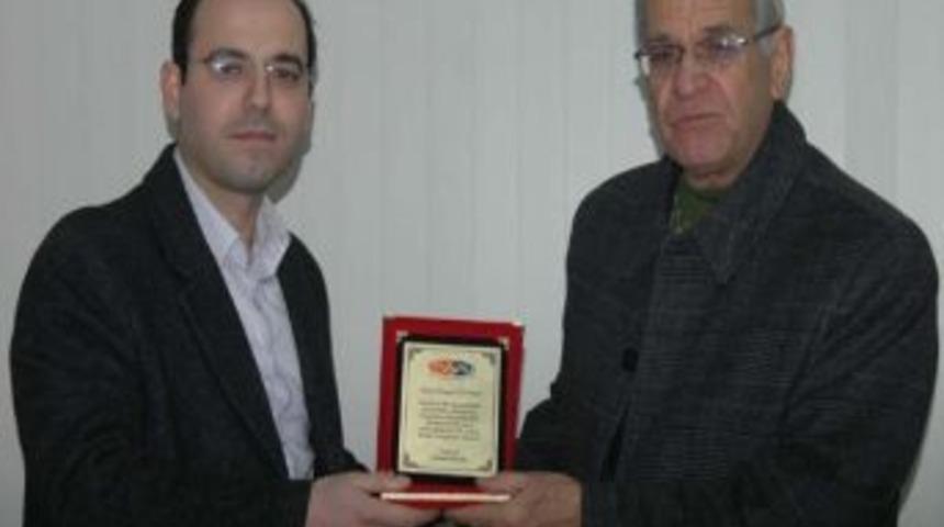 Gazeteci Tuncel Yılmaz Ödül Aldığı Sırada Acı Haberle Sarsıldı