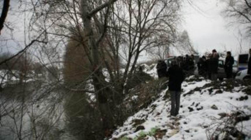 Kayıp Şahsın Cesedi Derede Bulundu