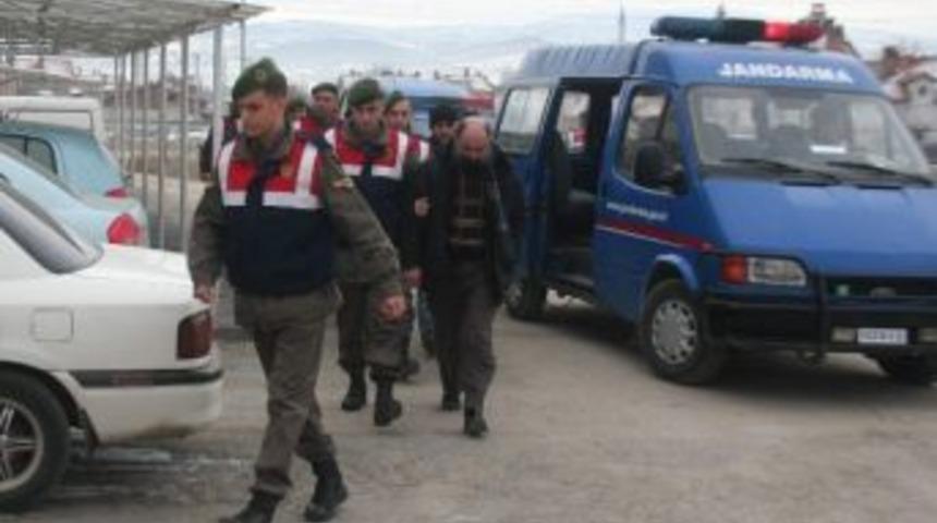 Ka&ccedil;ak&ccedil;ılara Jandarma Darbesi