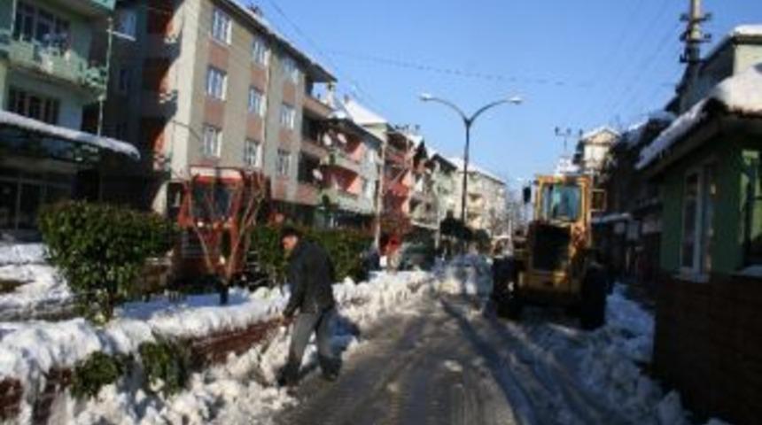 &Ccedil;aydeğirmeni Belediyesinden Karla İle M&uuml;cadele