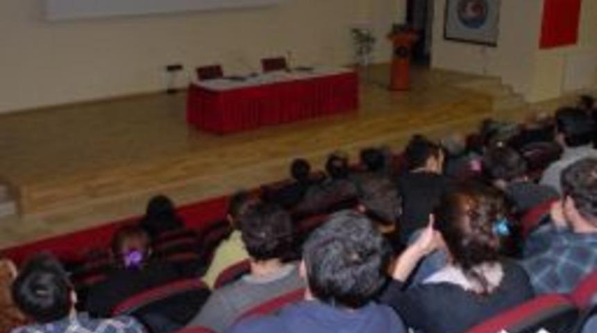 Sokak Hayvanları, Mak&uuml; &Ouml;ğrencilerine Emanet