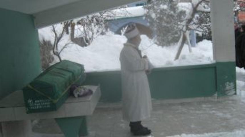 Kağızman&rsquo;da soba zehirlenmesi