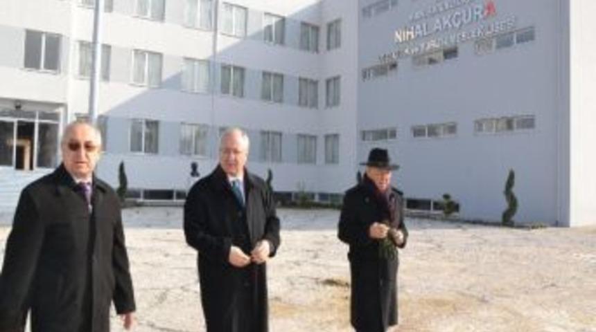 Vali Daş&ouml;z, Nihal Ak&ccedil;ura Otelcilik Ve Turizm Meslek Lisesi&rsquo;ni İnceledi