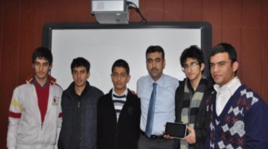 Dershane Kayıt Yaptıran &Ouml;ğrencilere Tablet Bilgisayar Verecek