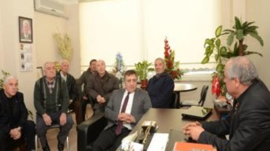 Vali K&uuml;&ccedil;&uuml;k&rsquo;ten Emekliler Derneğine Ziyaret
