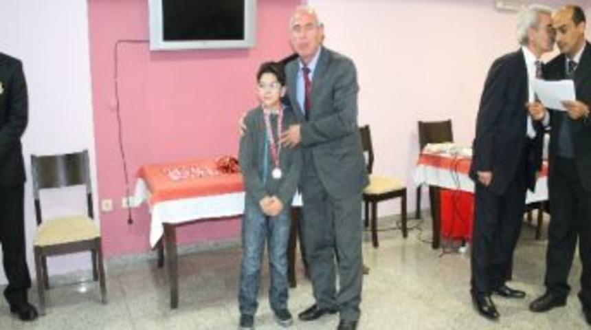 İl&ccedil;eler Arası Satran&ccedil; Turnuvası Sel&ccedil;uk&rsquo;ta Yapıldı