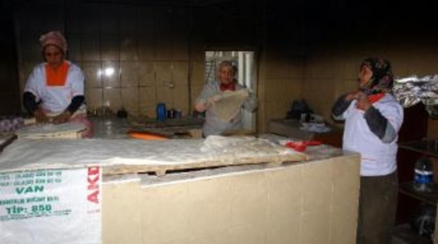 Tandır Ekmeği Ge&ccedil;im Kaynakları Oldu (&ouml;zel Haber)