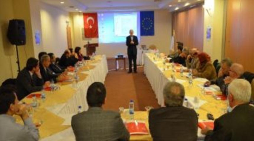 Hayat Boyu &Ouml;ğrenme Projesinde Yeni Danışmanlar Yetiştiriliyor