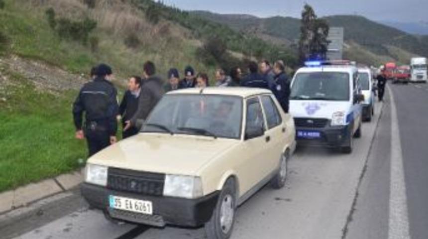 Ş&uuml;pheli Ara&ccedil; İzmir Polisini Harekete Ge&ccedil;irdi
