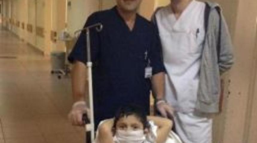 8 Yaşındaki Muhammet&rsquo;e B&ouml;brek Nakli