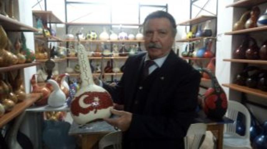 Kuşadalı Hanımlar Su Kabaklarını Turistik Eşyaya D&ouml;n&uuml;şt&uuml;r&uuml;yor