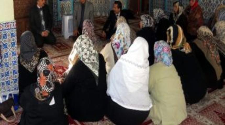 Yenipazar M&uuml;ft&uuml;l&uuml;ğ&uuml; Umrecileri Bilgilendirdi