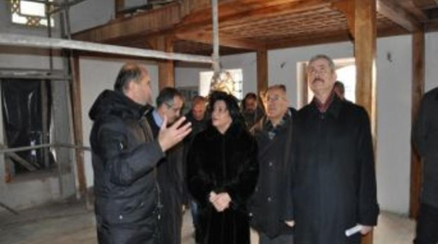 Yalova'da Mimar Sinan'ın Yaptığı Cami Onarılıyor