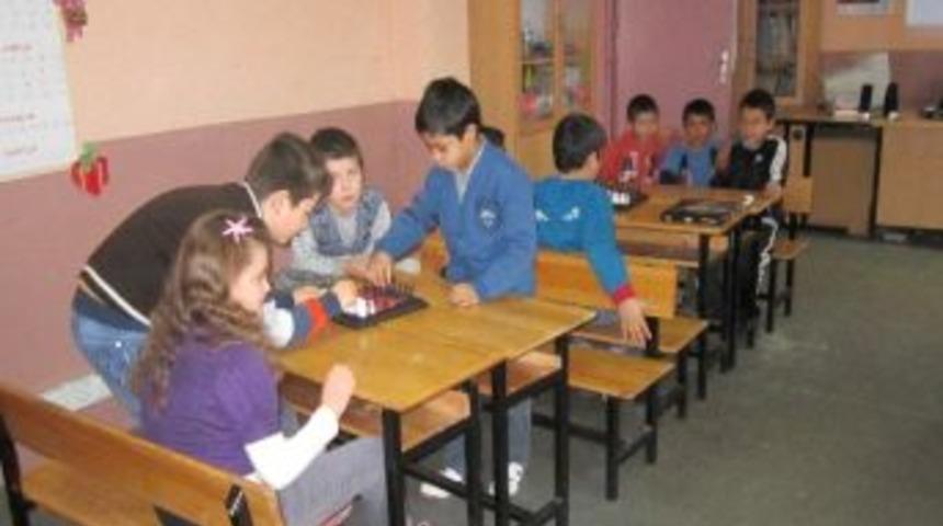 Roman &Ouml;ğrencilerden Şah-mat