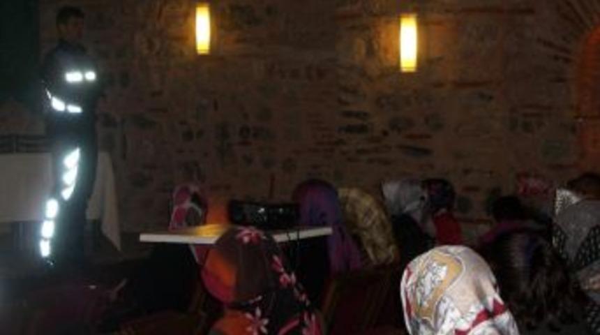 Ev Kadınlarına 'G&uuml;ncel Su&ccedil;lar Ve &Ccedil;&ouml;z&uuml;m &Ouml;nerileri' Semineri