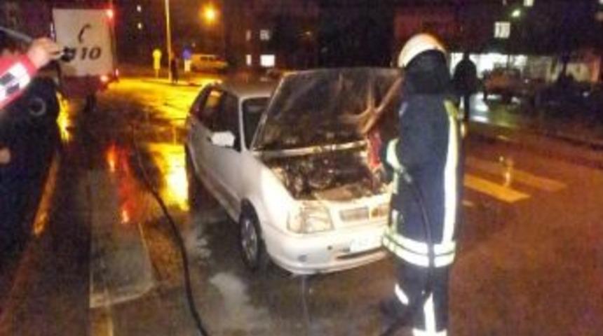 Kocaeli'nde Otomobil Yangını