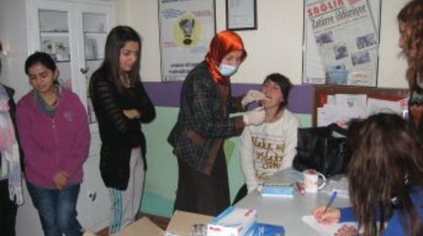 Yeşilırmak Sağlık G&ouml;n&uuml;ll&uuml;leri Derneği&rsquo;nden 93 &Ouml;ğrenciye Sağlık Taraması