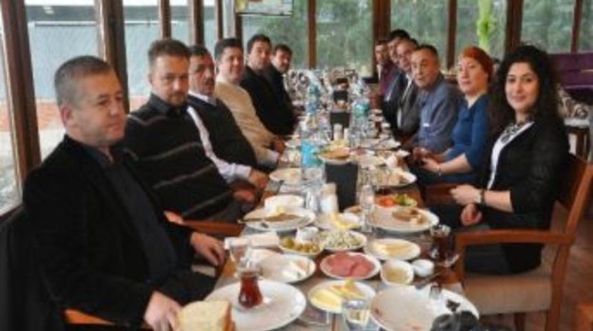 Ak Parti Soma Teşkilatı, Gazetecileri Kahvaltıda Ağırladı