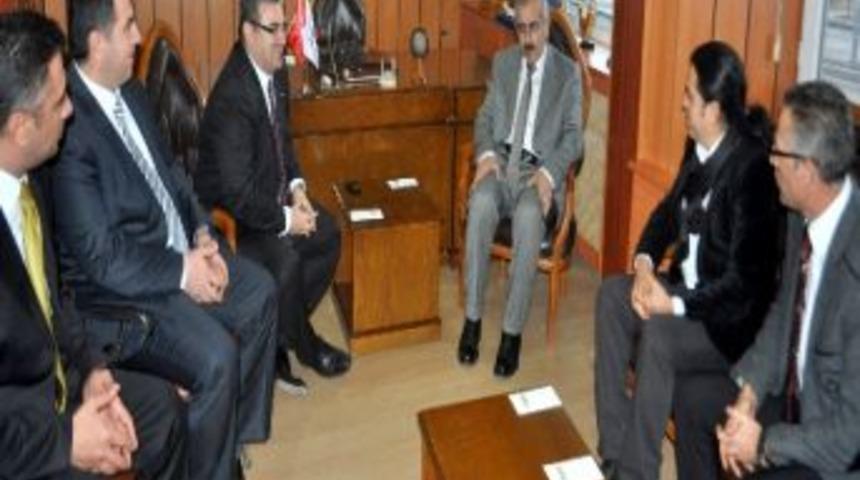 Vali Duruer: Edirne&rsquo;nin En B&uuml;y&uuml;k Sorunu Profesyonellikten Uzak Durmak