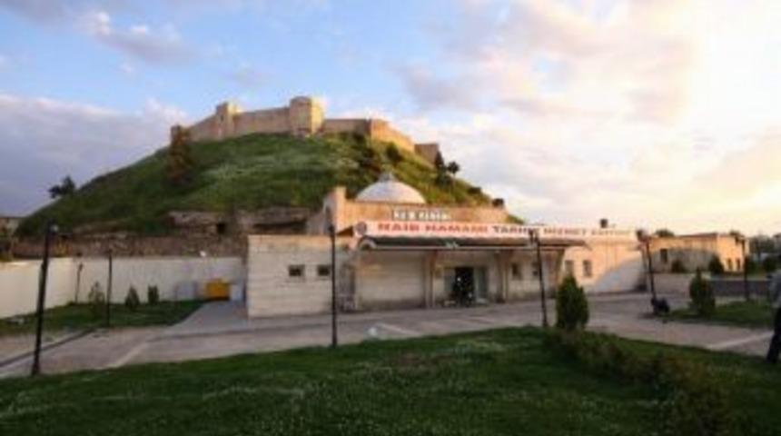 Gaziantep&rsquo;in Geleneksel Dokusu Masaya Yatırılıyor