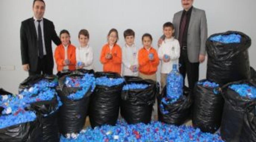 Kendileri K&uuml;&ccedil;&uuml;k, Destekleri B&uuml;y&uuml;k