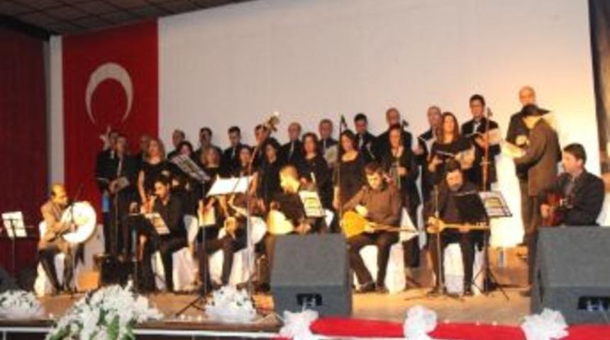 Akhisar'da Yılın İlk Thm Konserini Asder Verdi