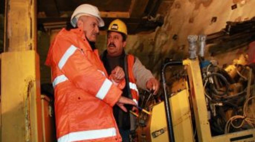 ''İstanbul-Gebze-İzmir Otoyol Projesi'nin Maliyeti 13 Milyar TL'yi Ge&ccedil;iyor'