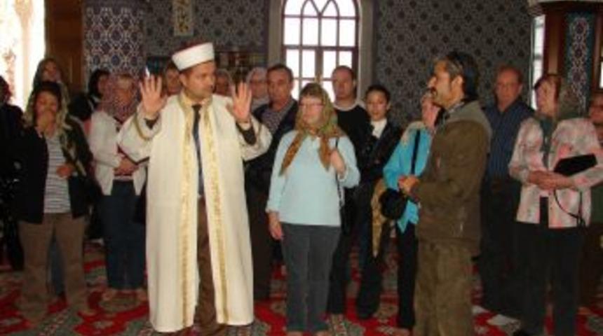 Manavgat'ta Din G&ouml;revlileri Turistleri Bilgilendirmek I&ccedil;in Dil &Ouml;ğrenecek