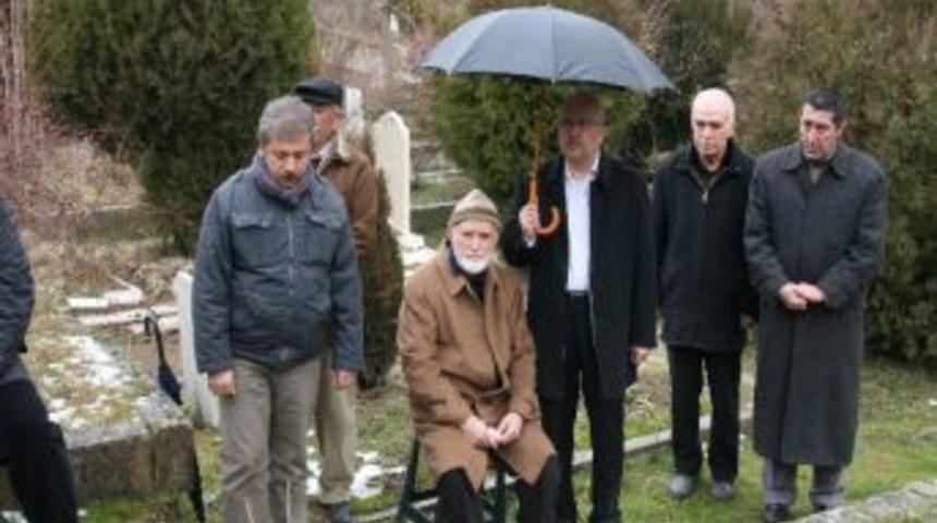 Usta Gazeteci Fatih G&uuml;m&uuml;ş Kabri Başında Anıldı