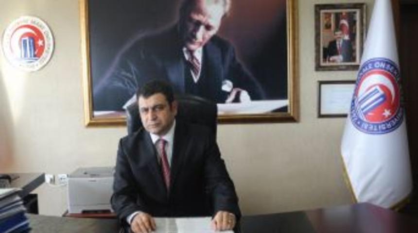 Prof. Dr. La&ccedil;iner: &Uuml;zerimden Alevi-S&uuml;nni &Ccedil;atışması &Ccedil;ıkarılmak Isteniyor