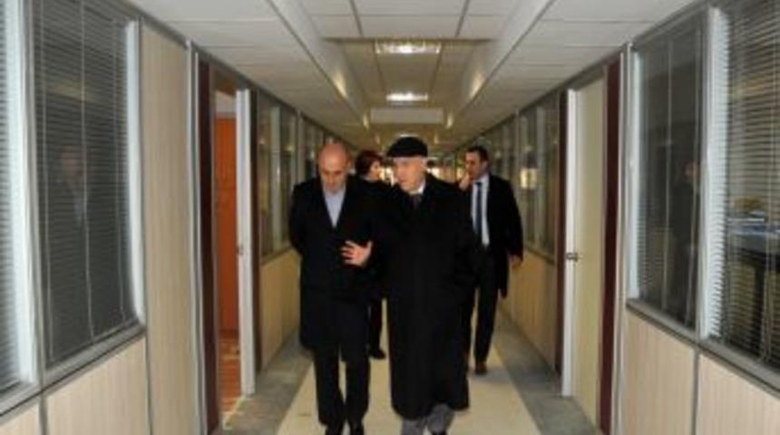 Yenimahalle Belediye Binası Yenileniyor