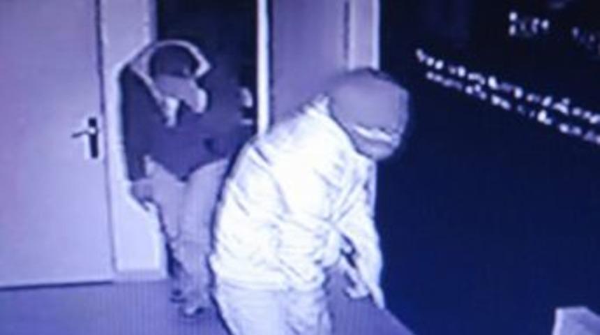 Denizli'de 2 Okulda Kar Maskeli Soygun