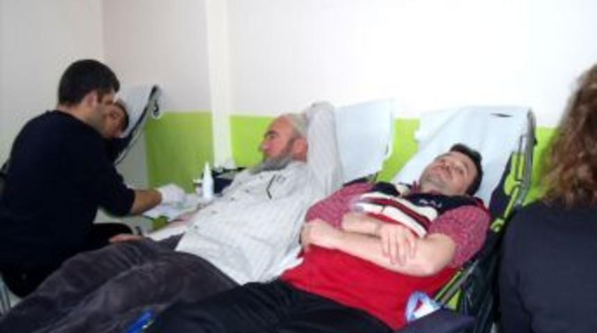 Anaokulu Velileri Kan Bağışladı