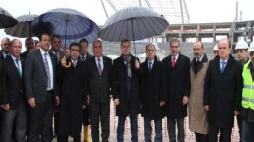 Bakan Kılı&ccedil; Akdeniz Oyunları Tesis İnşaatlarında İncelemelerde Bulundu